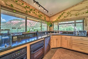 Rumah (4 Bedrooms) | Interior