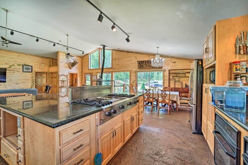 Direct Hiking Access: Riverfront Dolores Home!