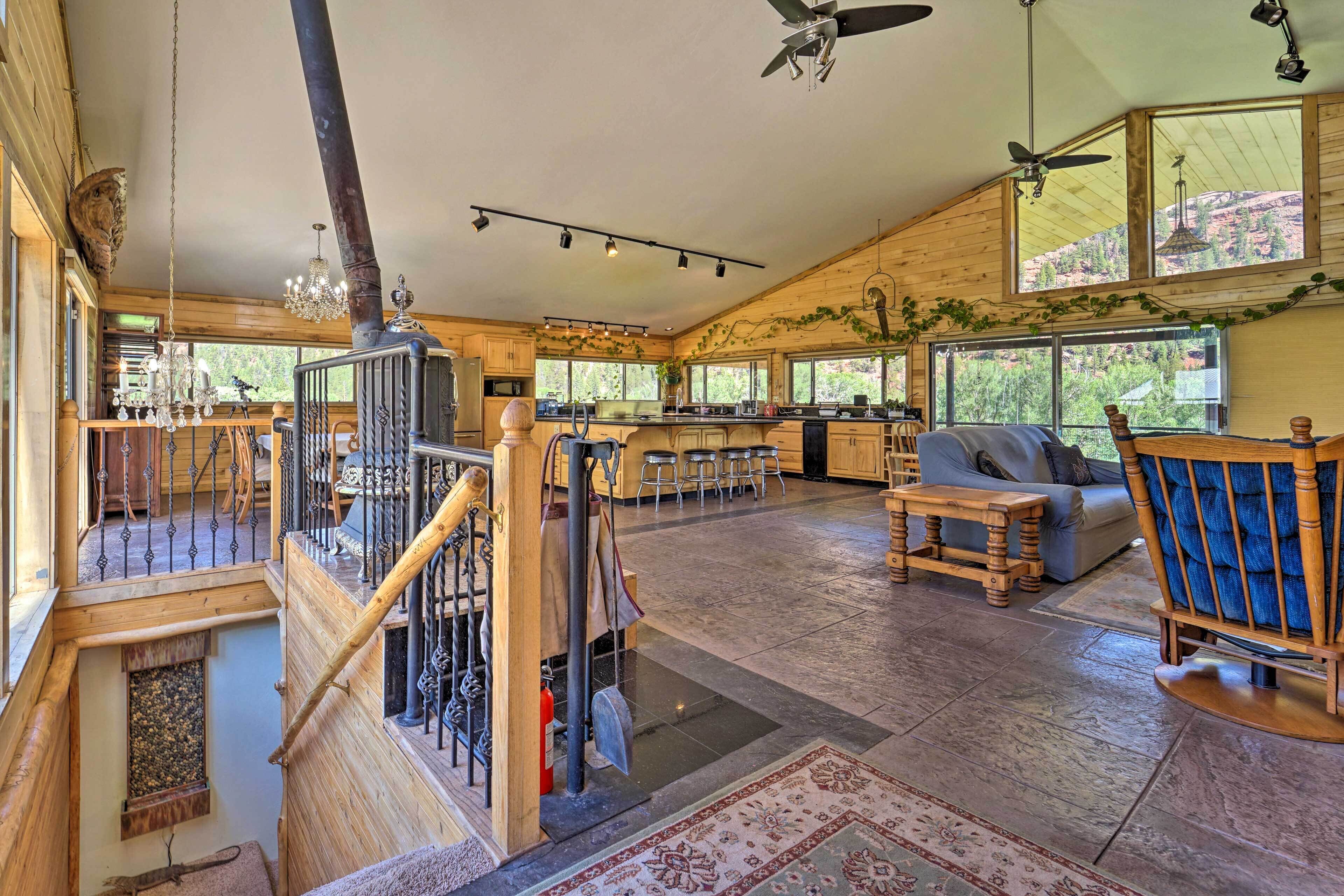 House (4 Bedrooms) | Interior