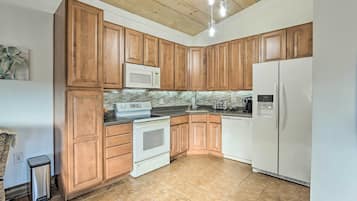 House (1 Bedroom) | Interior