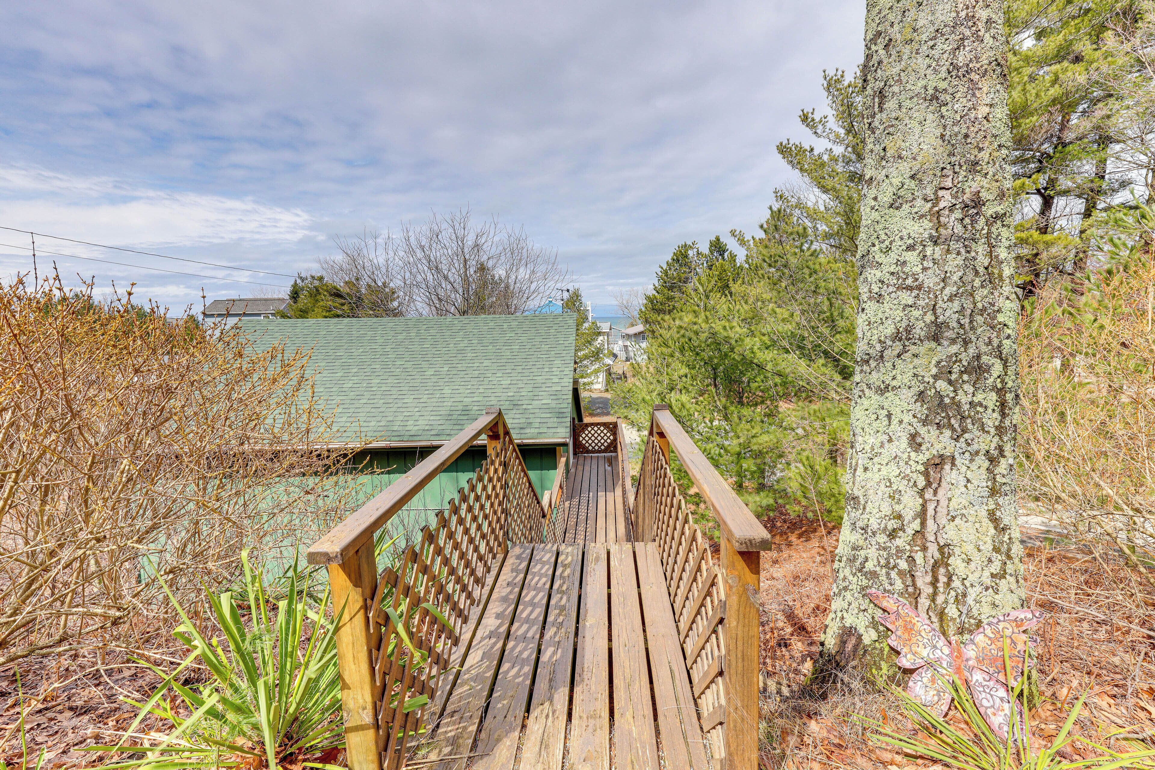 Dog-friendly Mears Cottage - Walk to the Beach!