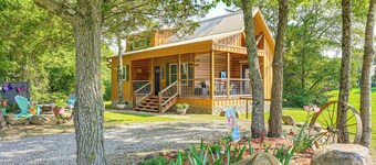 3 Mi to Lake Hamilton: 'tree Top Cabin'