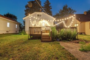 House (2 Bedrooms) | Front of property - Cozy Westmont Home: Walk to Metra Station! (Westmont)