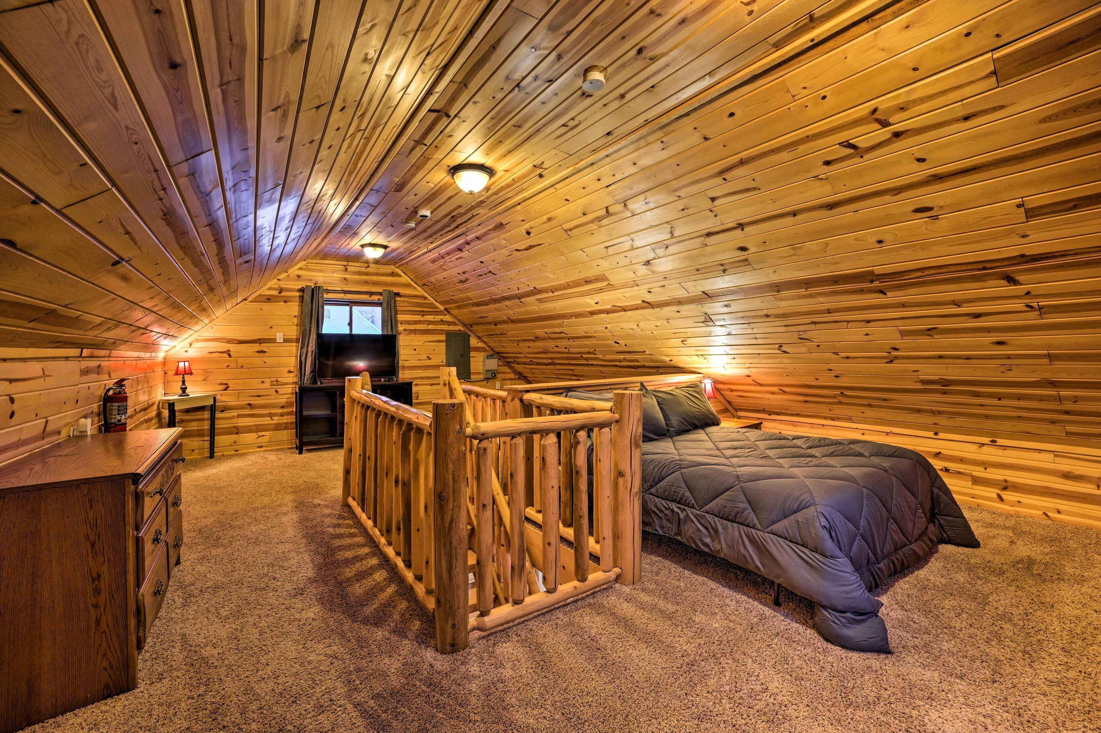 Gaylord Cottage, Walk to Lake Otsego Beaches!