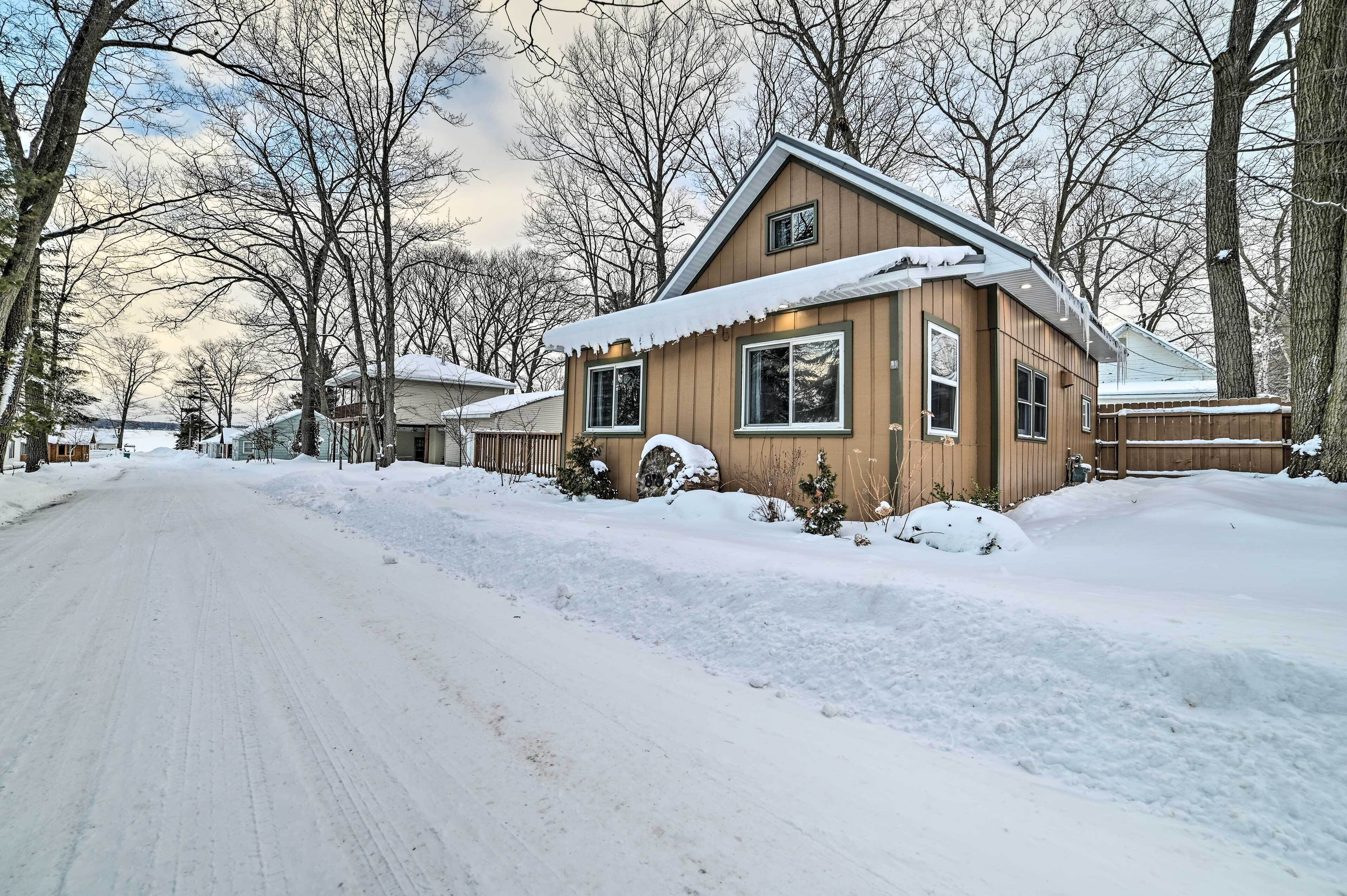 Gaylord Cottage, Walk to Lake Otsego Beaches!