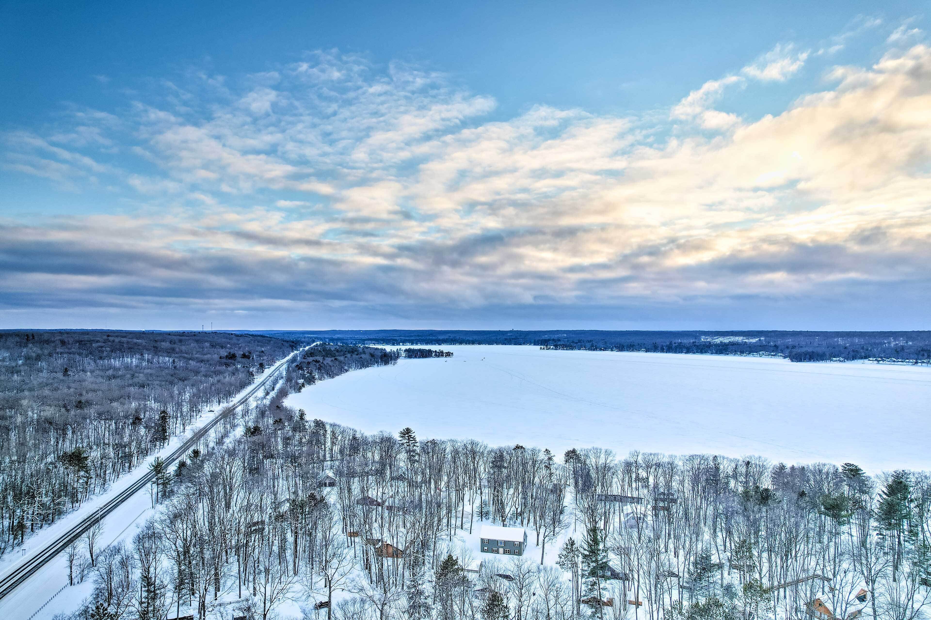 Gaylord Cottage, Walk to Lake Otsego Beaches!
