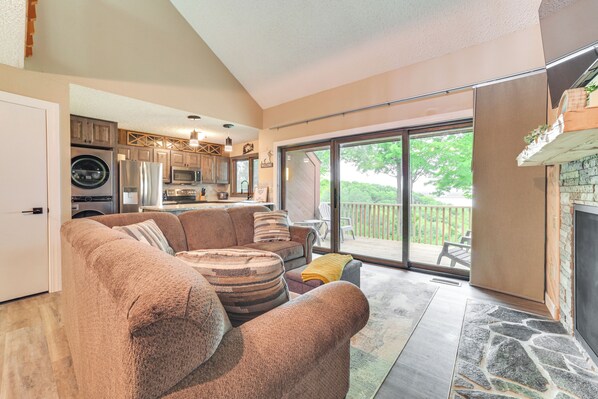 Apartment (2 Bedrooms) | Interior - Bellaire Ski Condo: 1 Mi to Summit Mountain! (Bellaire)