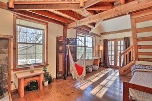 Interior - Catskills Cabin Near Ashokan Reservoir (Olivebridge)