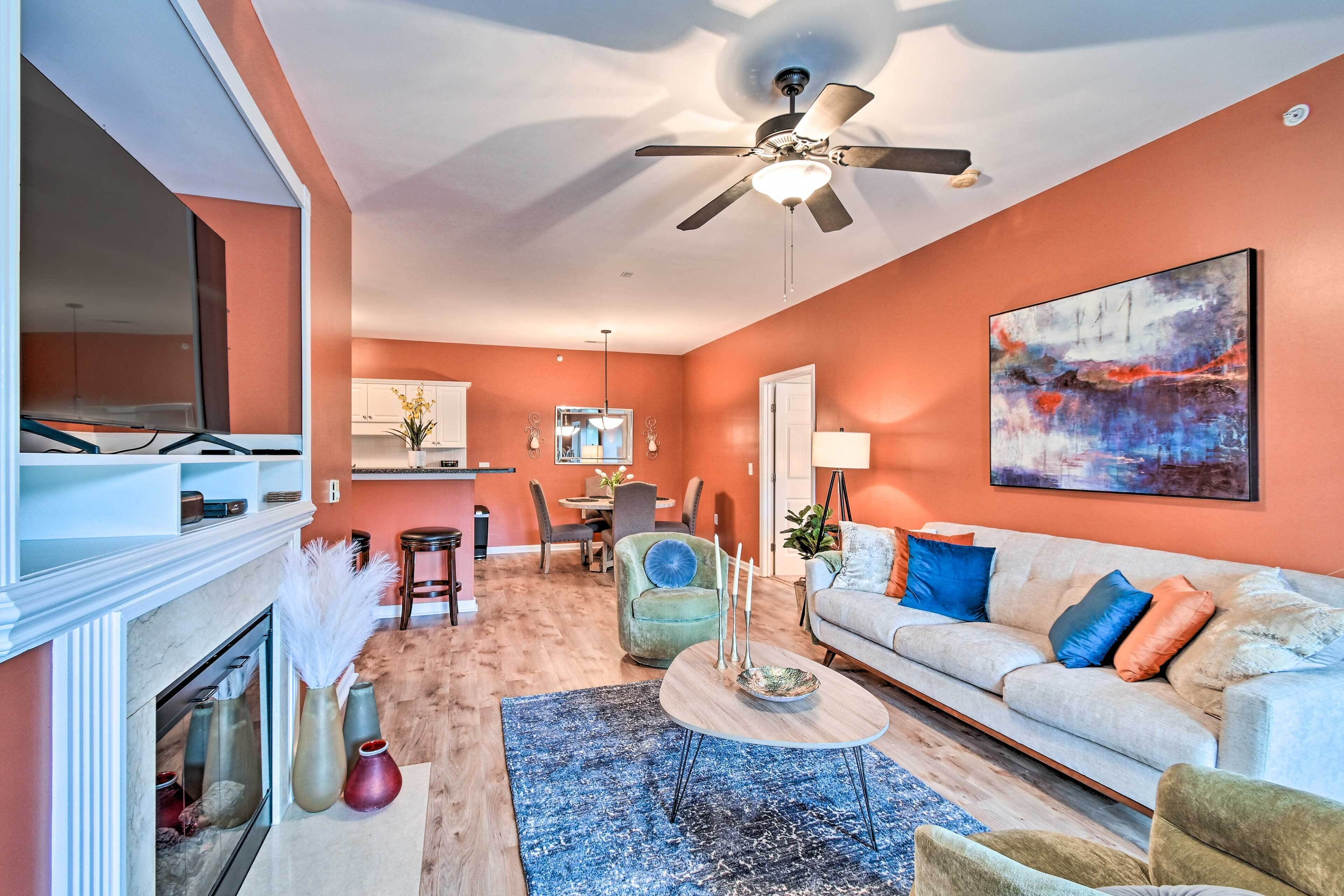 Elegant Fayetteville Condo: 8 Mi to Downtown!