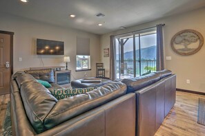 Apartment (2 Bedrooms) | Interior - Cozy Manson Condo on Lake Chelan w/ Pool Access! (Manson)
