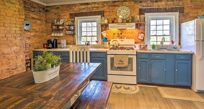 Historic 'hammond House' w/ Wine Country View!