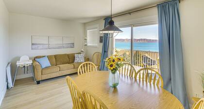 Spacious Garden City Townhome w/ Lake Views!