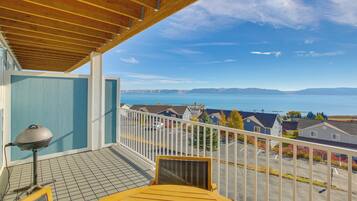 Apartment (3 Bedrooms) | Front of property