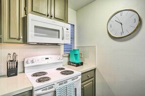Apartment (2 Bedrooms) | Interior - Graham Haus' River Condo: Walk to Schlitterbahn! (New Braunfels)