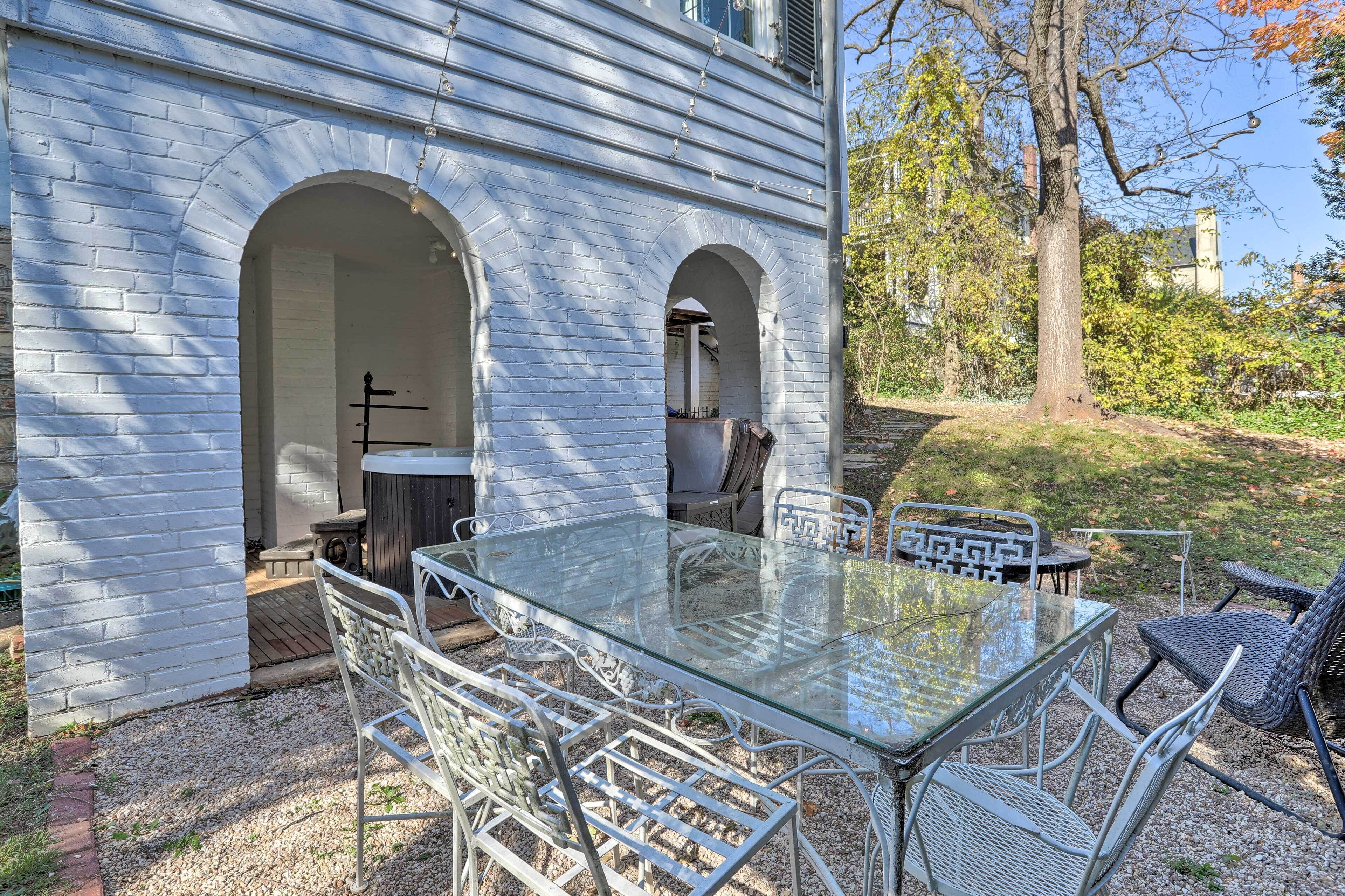 House (5 Bedrooms) | Interior