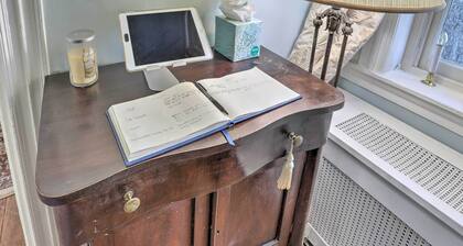 Historic Warrenton Home w/ Patio & Hot Tub!