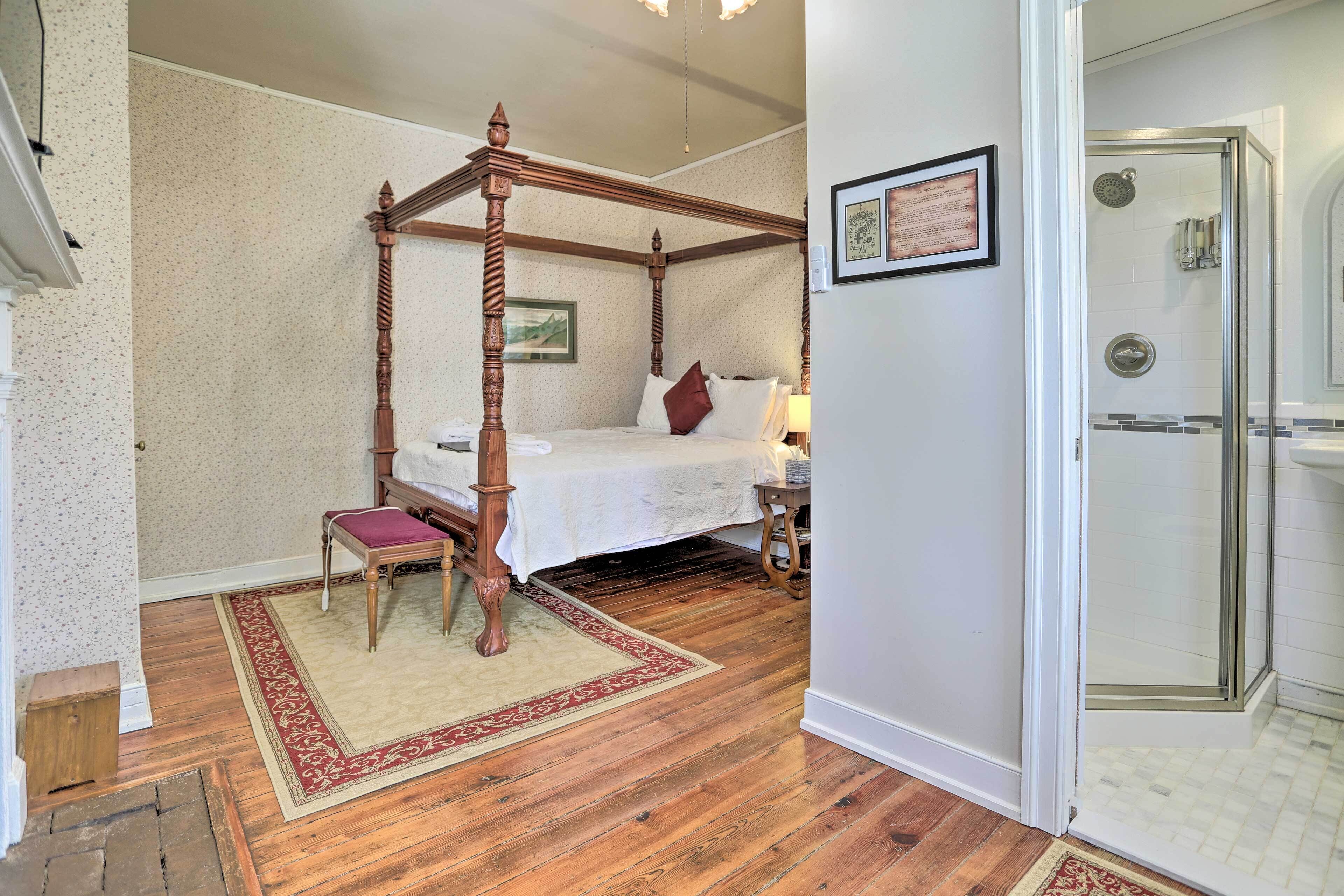 House (5 Bedrooms) | Interior