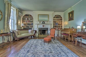 House (5 Bedrooms) | Interior