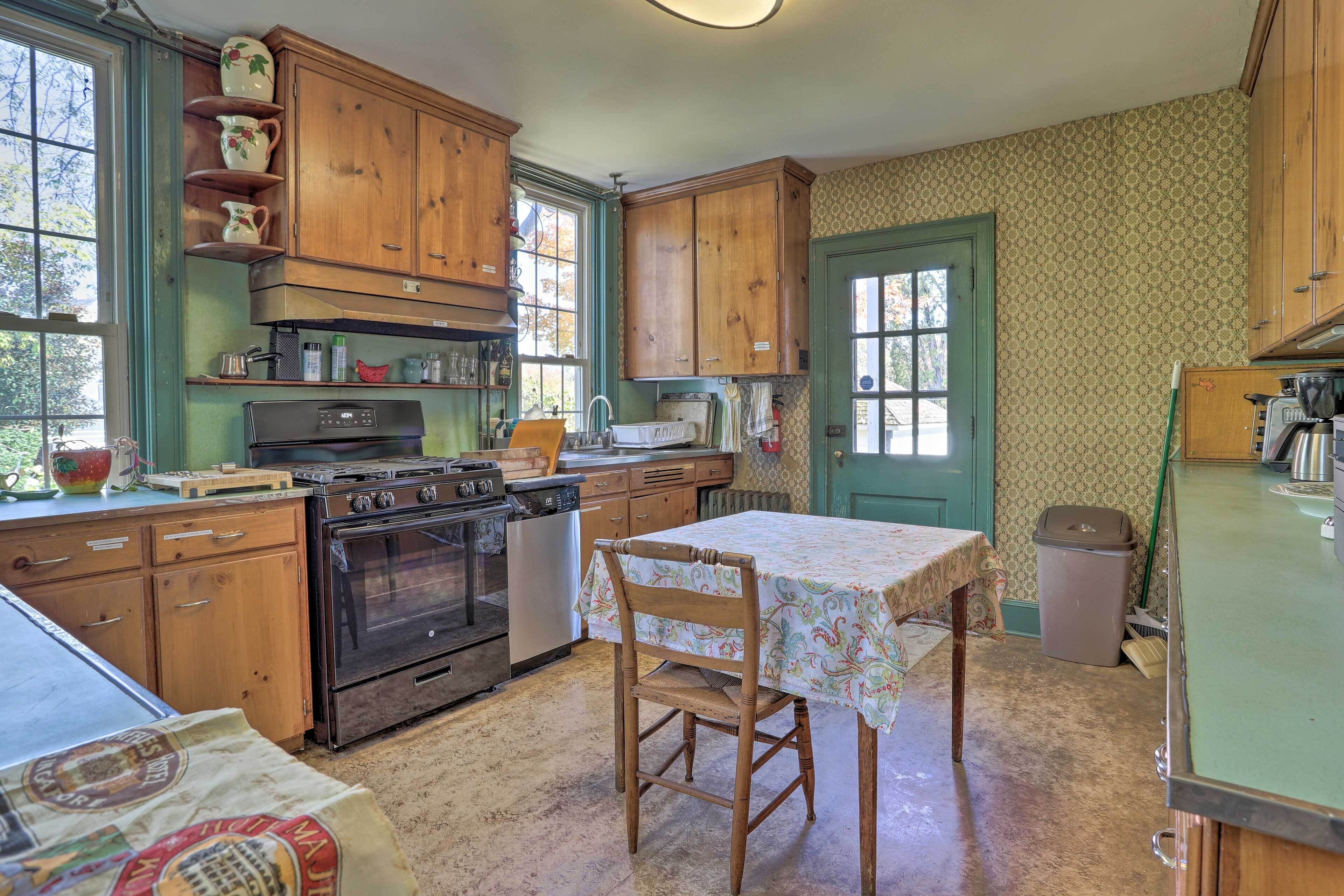 House (5 Bedrooms) | Interior