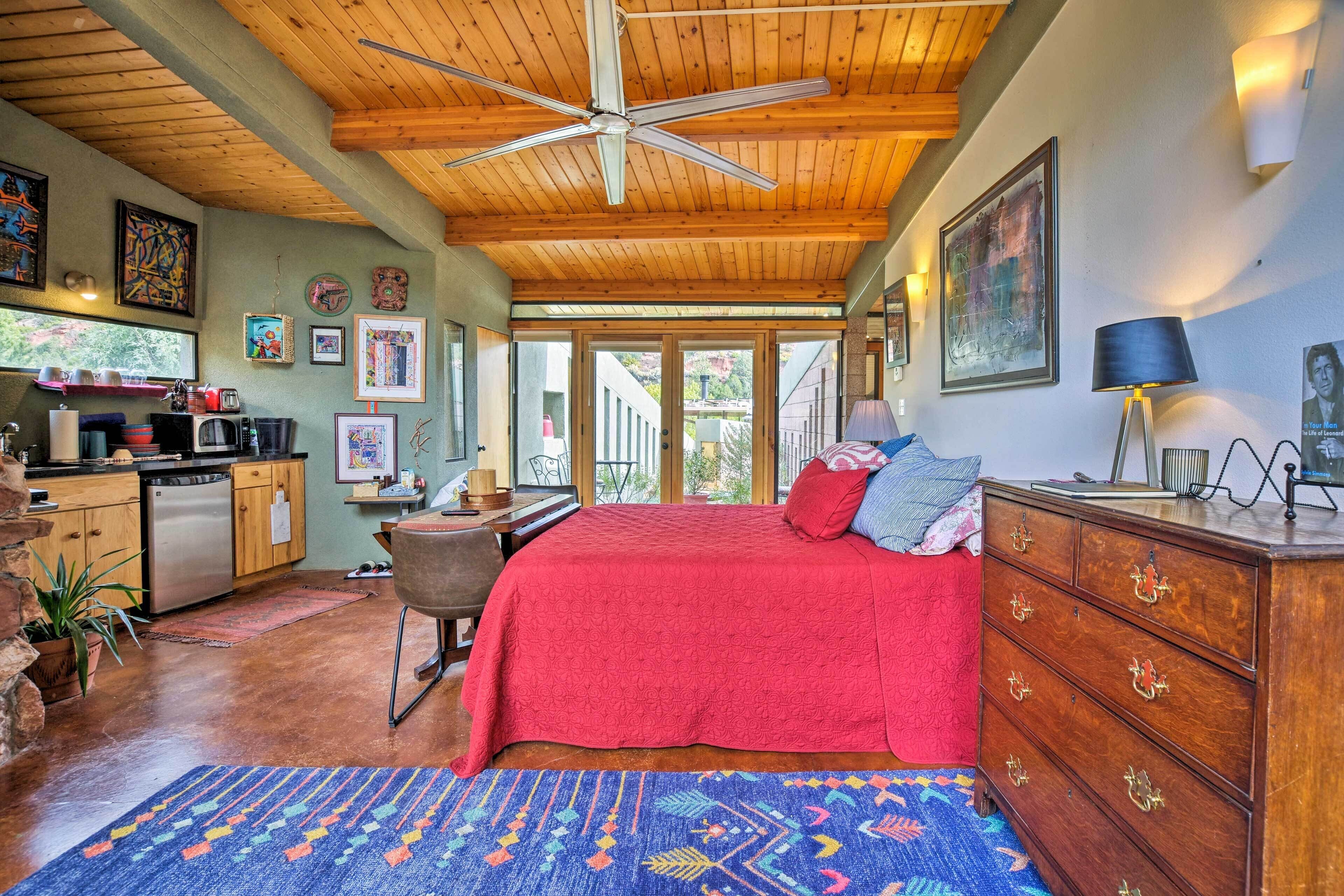 Geometric Glorieta Studio on 11 Picturesque Acres!