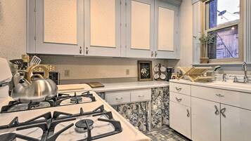 Microwave, oven, stovetop, coffee/tea maker