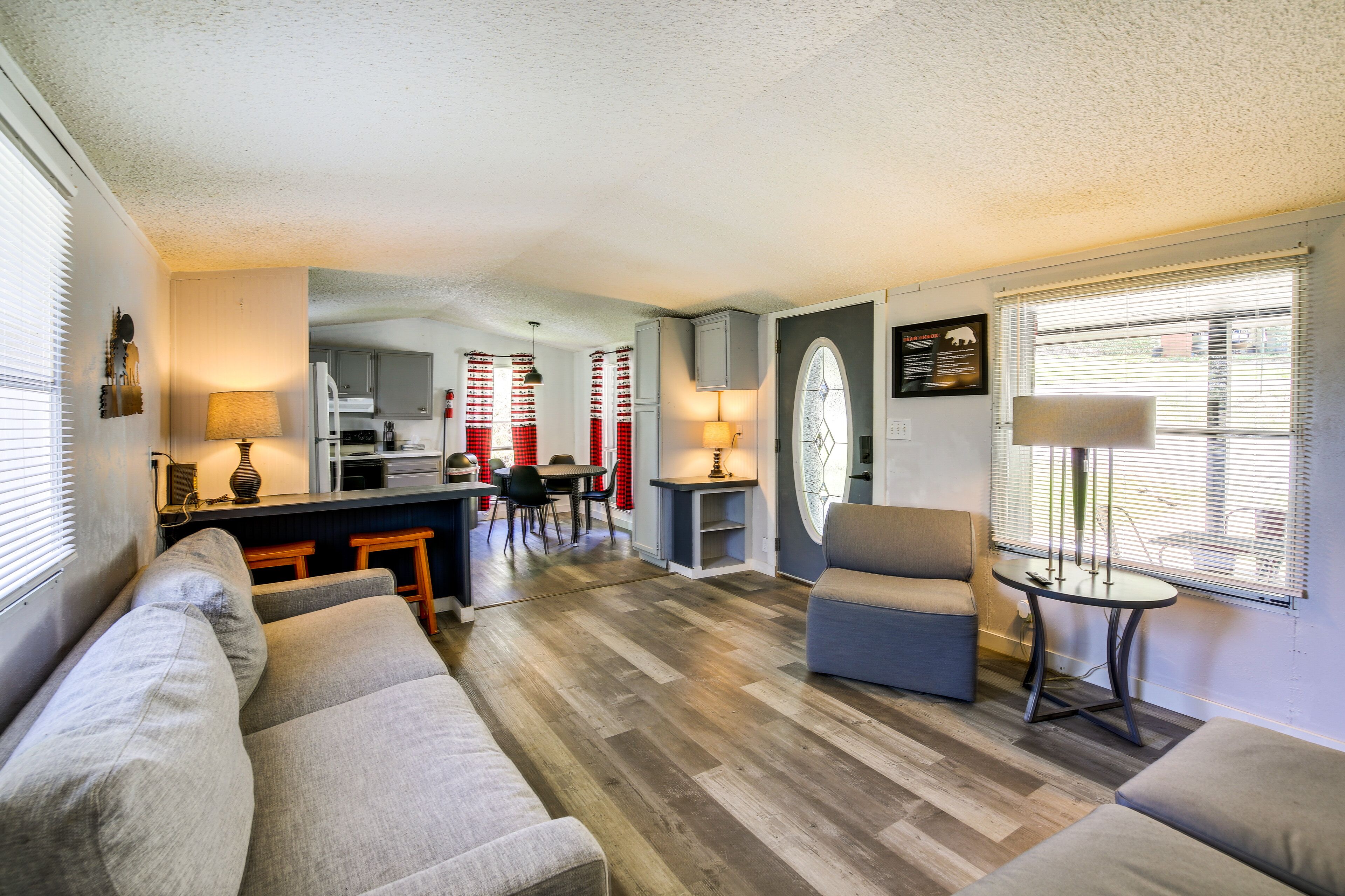 Huntsville Cabin w/ Fire Pit + Charcoal Grill!