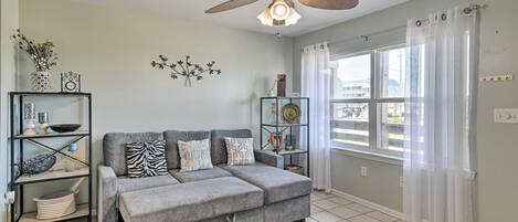 Apartment (2 Bedrooms) | Front of property