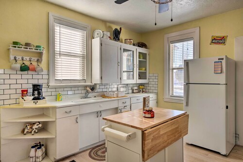 Kik-n-bak Cottage w/ Beautiful Mountain View