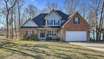 House (3 Bedrooms) | Front of property