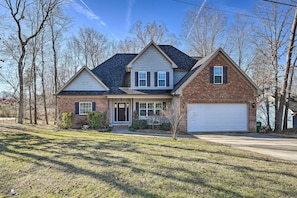 House (3 Bedrooms) | Front of property