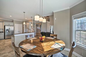 House (3 Bedrooms) | Interior - High Point Home ~ 1 Mi to Oak Hollow Lake! (High Point)