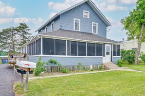 Apartment (1 Bedroom) | Interior - Snowmobile Trail On-site: Lakefront Mound Apt! (Mound)