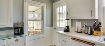 Snowmobile Trail On-site: Lakefront Mound Apt!