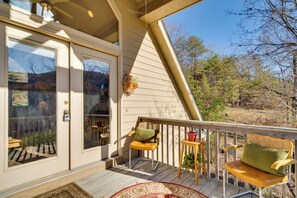 Interior - Peaceful Lake Lure Cabin w/ Fireplace! (Lake Lure)