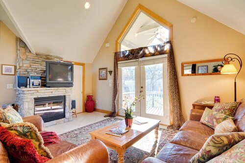 Peaceful Lake Lure Cabin w/ Fireplace!