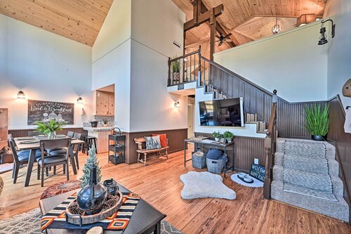 Inviting Julian Home w/ Scenic View & Hot Tub