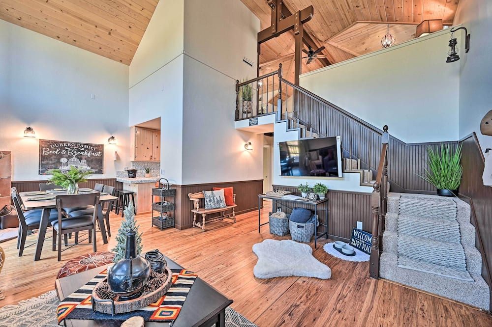 Inviting Julian Home w/ Scenic View & Hot Tub - Lake Cuyamaca