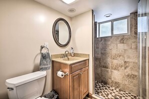 Talo (4 Bedrooms) | Sisätilat