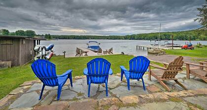 Indian Lake Retreat w/ Wet Bar & Covered Deck