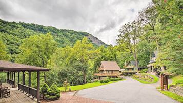 House (6 Bedrooms) | Interior