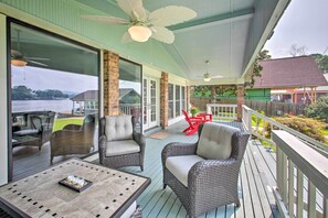 Interior - Kayaks & Dock: Lakefront Hot Springs Hideaway (Hot Springs)