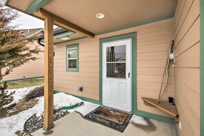 Apartment (2 Bedrooms) | Interior - Inviting Townhome: 30 Mi to Yellowstone NP! (Emigrant)