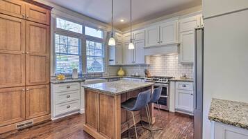 House (3 Bedrooms) | Interior