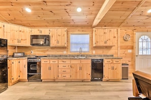 House (2 Bedrooms) | Interior