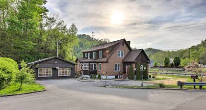 'loretta' Sun-kissed Apt on Country Music Hwy
