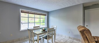 'loretta' Sun-kissed Apt on Country Music Hwy