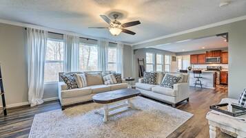 House (3 Bedrooms) | Living area | TV, fireplace