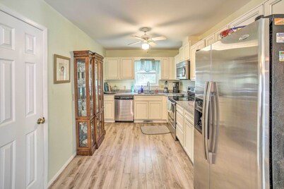 Oak Island Home w/ Yard < 1 Mi to the Beach!