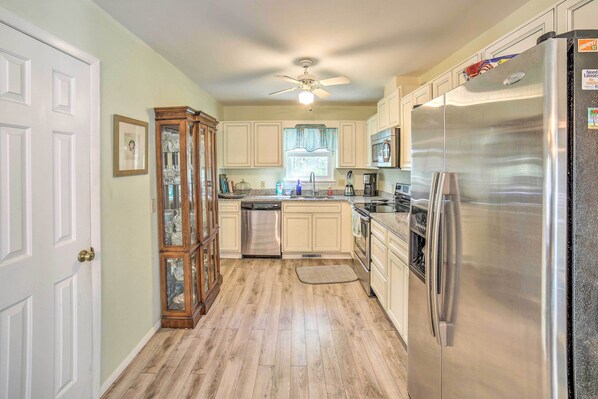 House (3 Bedrooms) | Interior