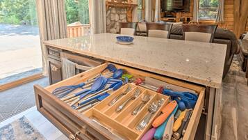 Apartment (0 Bedroom) | Interior